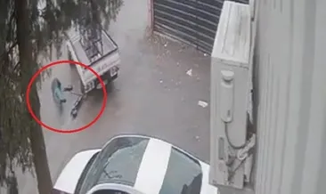 Kamyonete çarpan scooterlı genç öldü