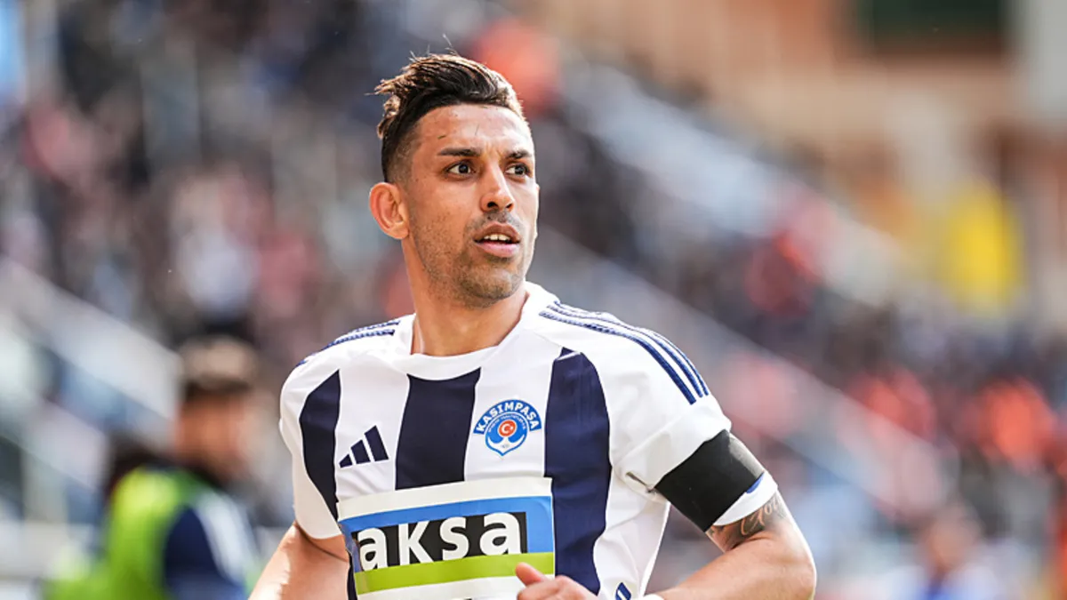 İrfan Can Kahveci kornerden attı; Kasımpaşa galibiyete uzandı! İrfan Can Kahveci kornerden attı; Kasımpaşa galibiyete uzandı!