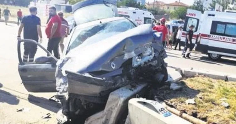 Kırıkkale’de iki otomobil çarpıştı