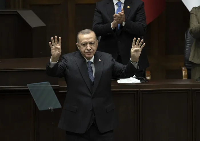 baskan-erdogandan-6li-muhalefete-gonderme-birakin-2023-secimlerini-2023u-bile-goremeyecekler-1650448970506.jpg