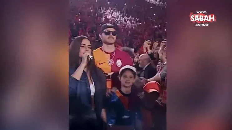 Galatasaraylı Mauro Icardi ile Simge'den 'Aşkın Olayım' düeti! | Video