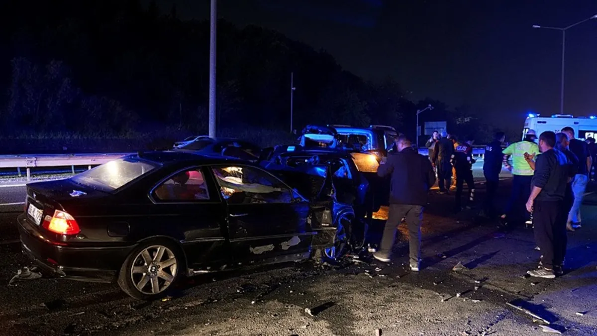 Beykoz’da zincirleme trafik kazası: 7 yaralı Beykoz’da zincirleme trafik kazası: 7 yaralı