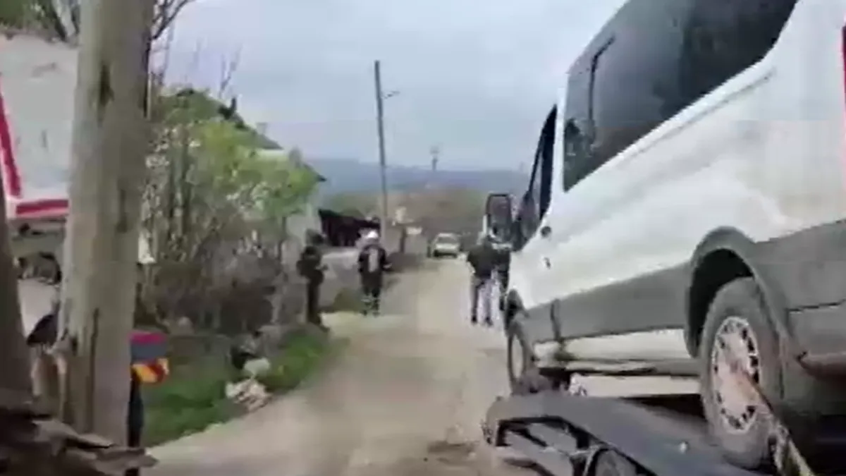 Samsun’da okul servisi direğe çarptı! 13 yaralı Samsun’da okul servisi direğe çarptı! 13 yaralı