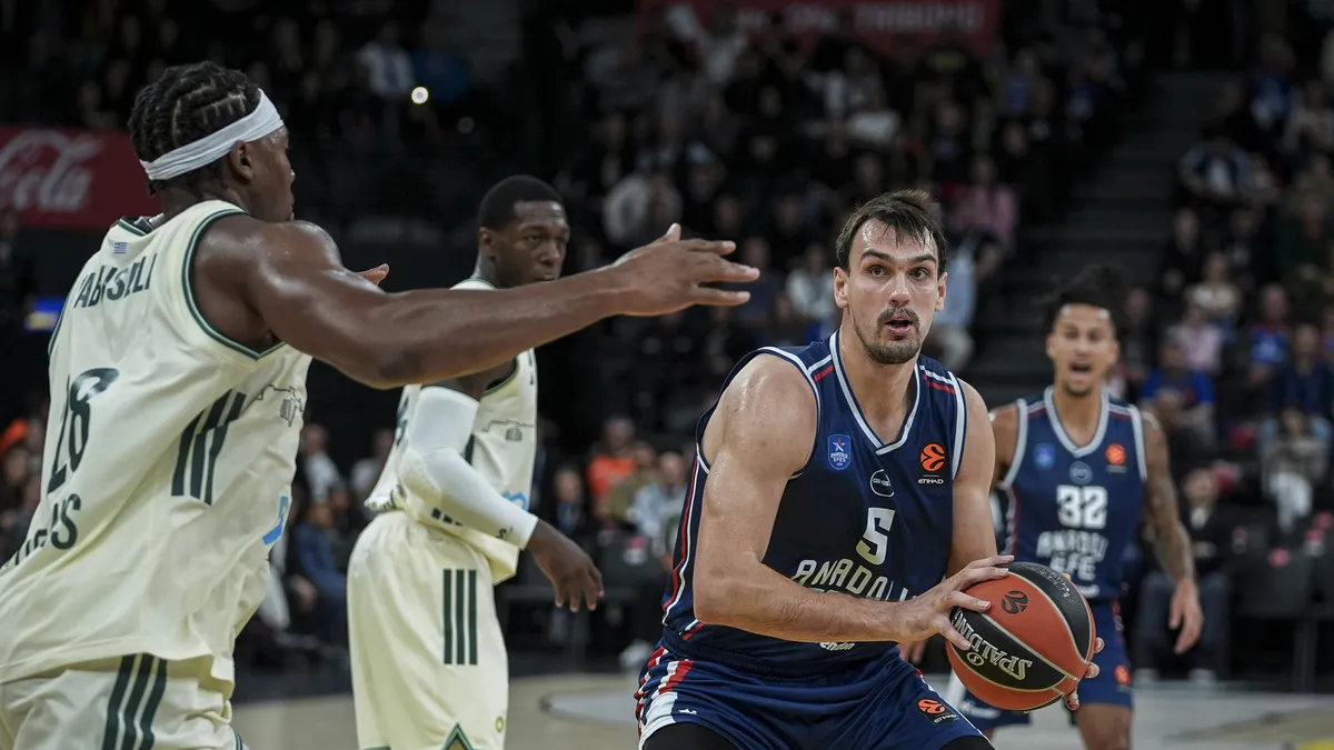 Anadolu Efes, Panathinaikos'u farklı geçti!