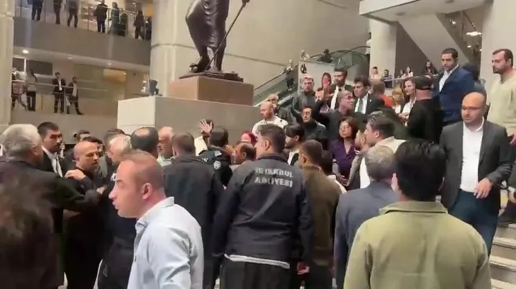 Adliye’de Baro Başkanı'nın ‘çanta’ krizi