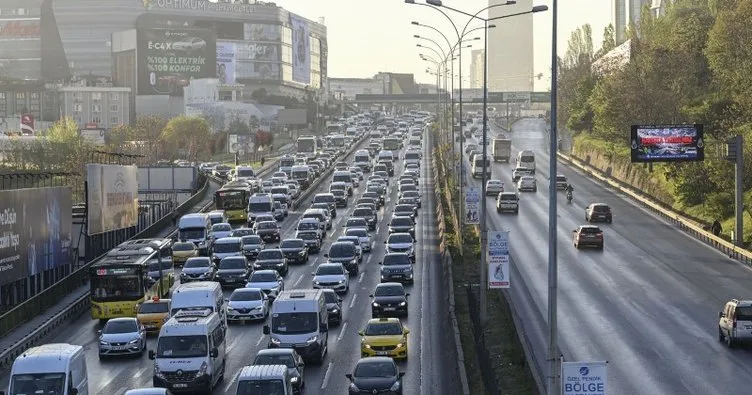 İstanbul bayram sonrası bildiğiniz gibi: İlk iş gününde trafik yüzde 65!