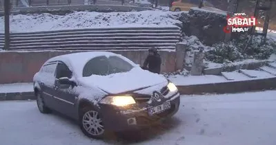 İstanbul’da karla kaplı yollarda ilerlemekte güçlük çeken ve kayan araçlar kamerada | Video