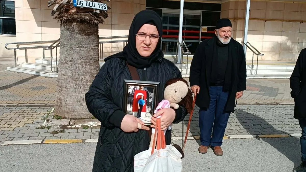 Üzerine koltuk düşen Ebrar’ın davasında yeni gelişme: Acı olayın detayları kahretti! ‘Kimse bizi uyarmadı’ Üzerine koltuk düşen Ebrar’ın davasında yeni gelişme: Acı olayın detayları kahretti! ‘Kimse bizi uyarmadı’