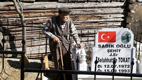 sehit-oglu-yalniz-kalmasin-diye-koyde-tek-basina-yasayan-sehit-babasi-sadik-tokat-yasamini-yitirdi-1638884133933.jpg