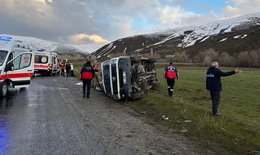 Van'da feci kaza: Minibüs takla attı! 11 yaralı #van