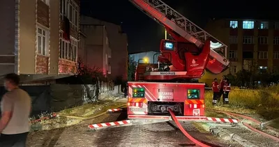 Avcılar’da çatı alevlere teslim oldu