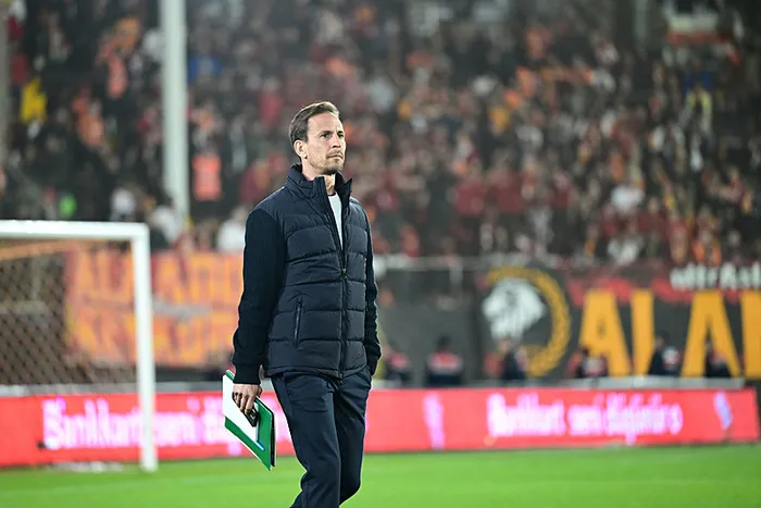 mehmet-ozcandan-alanyaspor-galatasaray-macindaki-penalti-yorumu-var-neden-mudahale-etmedi-1772564673004.jpeg