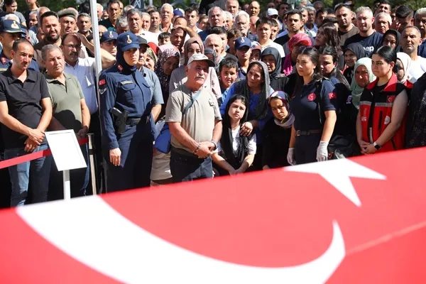 girnedeki-faciada-can-veren-uzman-cavus-son-yolculuguna-ugurlandi-1788348073146.jpg
