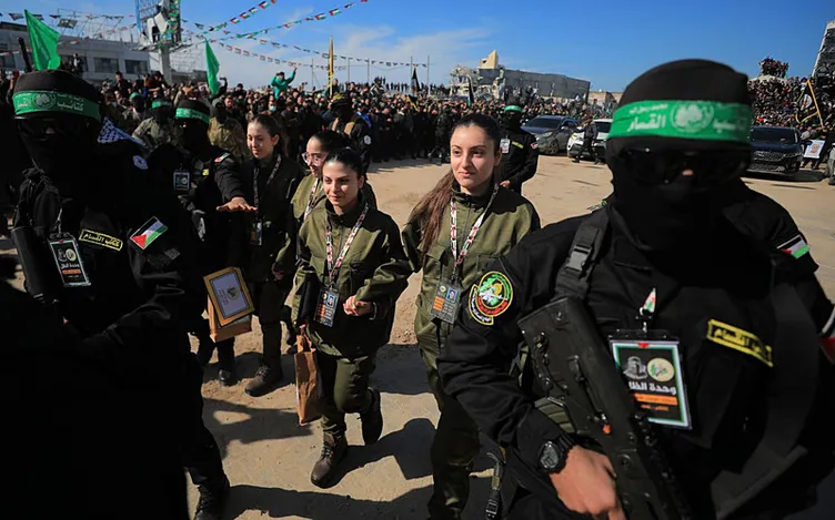 Gergin bekleyiş sürüyor: Ateşkesin yeni aşaması için hazırlıklar tamamlandı! Hamas ve İsrail’den peş peşe açıklamalar