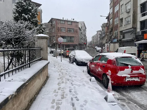 tekirdagda-kar-yagisi-hayati-olumsuz-etkiliyor-1770020064479.jpg