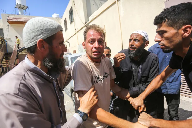 Siyonist İsrail 3 günlük ikiz bebeklerini katletmişti: Filistinli babanın sözleri dünyayı ağlattı!