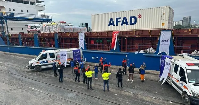 Bakan Yerlikaya’dan Gazze’ye yapılan yardımlarla ilgili açıklama: Filistinli kardeşlerimizin yayında olmaya devam ediyoruz Bakan Yerlikaya’dan Gazze’ye yapılan yardımlarla ilgili açıklama: Filistinli kardeşlerimizin yayında olmaya devam ediyoruz