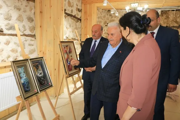 yildirim-rolyef-ve-mozaik-resim-sergisinin-acilisini-yapti-1719004961354.jpg