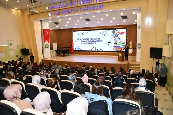 harran-universitesinde-ogretmenler-gunu-kutlandi-1764003308003.jpg