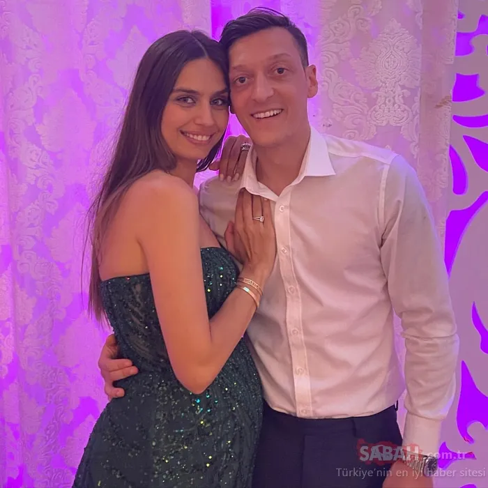 Tescilli güzel Amine Gülşe annesini paylaştı sosyal medya yıkıldı! Güzellik Genlerden