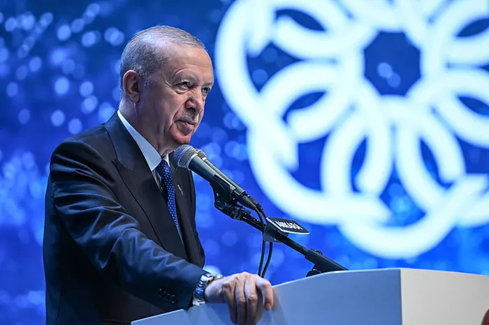 son-dakika-baskan-erdogandan-onemli-aciklamalar-depremi-kullanarak-firsatcilik-yapanlar-hesap-veriyor-1785245494065.jpg