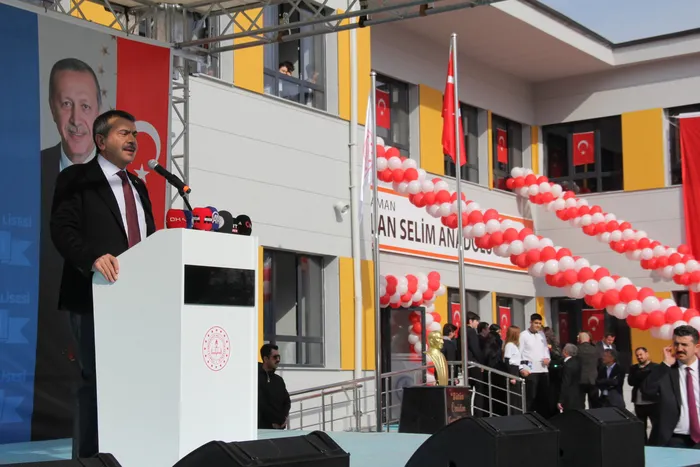 bakan-yusuf-tekin-degerlerimizi-gelecek-kusaklara-tasiyacak-mufredati-hayata-gecirmis-olacagizmilli-egitim-bak-1736938713528.jpg