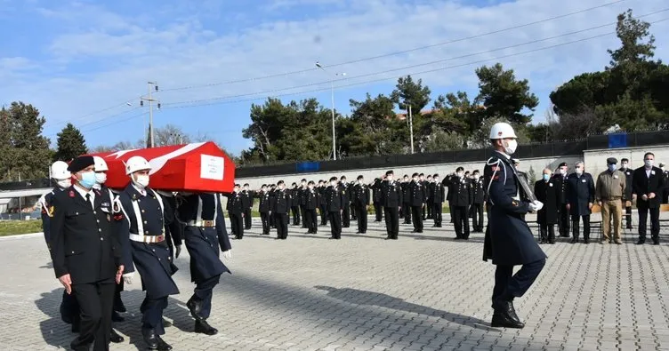 Batan teknede hayatını kaybeden teğmen için tören düzenlendi