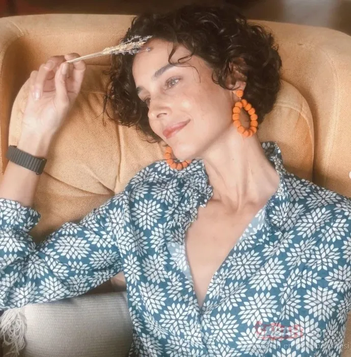 Aslantuğların müstakbel gelininin güzelliğine bakın! Arzum Onan ile Mehmet Aslantuğ’un oğlu Can’ın sevgilisi hayran bıraktı!