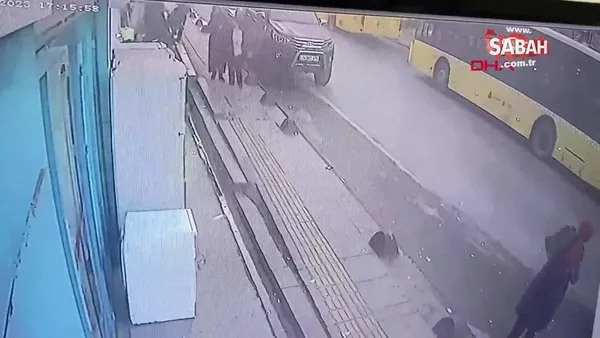 Sancaktepe'de İETT otobüsü yayaya çarptı | Video