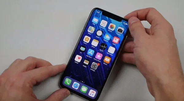 Yumurtadan iPhone X kılıfı yaptı!