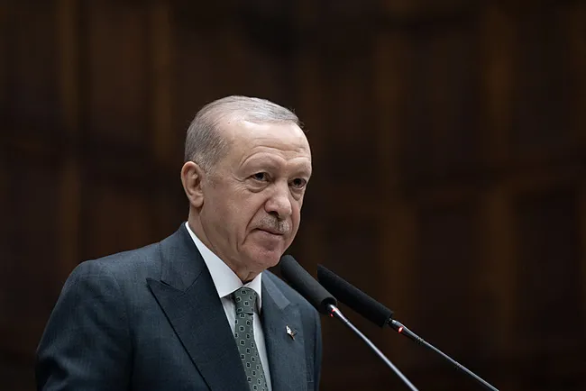 son-dakika-baskan-erdogandan-chpye-sert-tepki-istanbulda-escobar-duzeni-kuran-onlar-1744200792590.jpeg