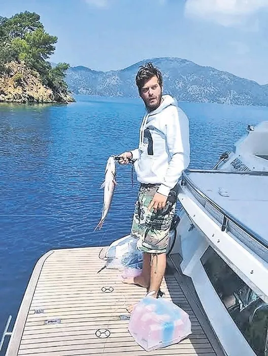 Deniz tutkusu bunu da yaptırdı! Kıvanç Tatlıtuğ yazlığını bakın nereden aldı...