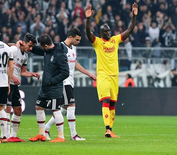 Demba Ba'ya tribünlerden büyük tepki!