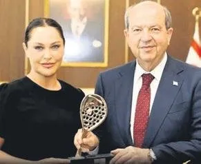 Hülya Avşar’dan Kıbrıs itirafı! Aşık oldum!