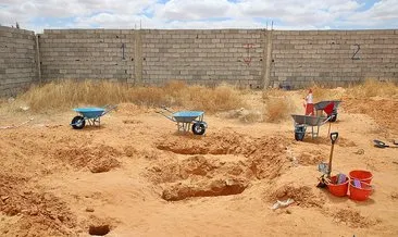 Libya’nın Terhune şehrinde bulunan toplu mezardaki kazı çalışmalarını görüntülendi