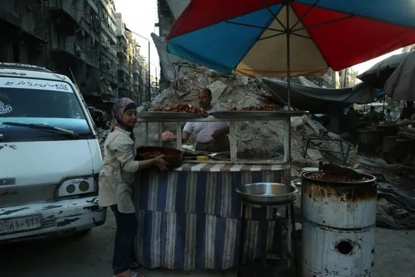 Harabeye dönen Halep'te Ramazan sevinci