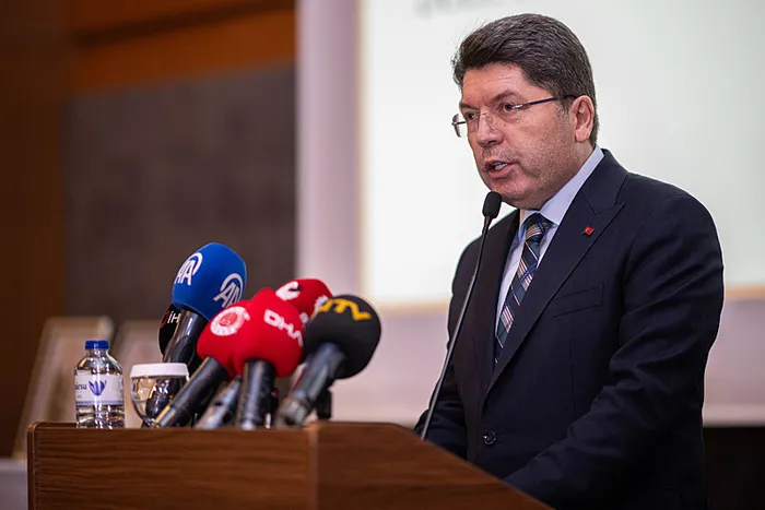 son-dakika-haberi-bakan-tunctan-iban-uyarisi-internet-dolandiriciligina-karsi-net-aciklama-1770466089896.jpg SON DAKİKA HABERİ! Bakan Tunç'tan 'IBAN' uyarısı: İnternet dolandırıcılığına karşı net açıklama!