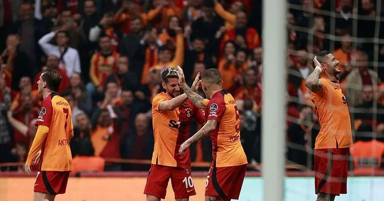 Son dakika Galatasaray haberi: Okan Buruk kararını verdi! Mertens ve Icardi...