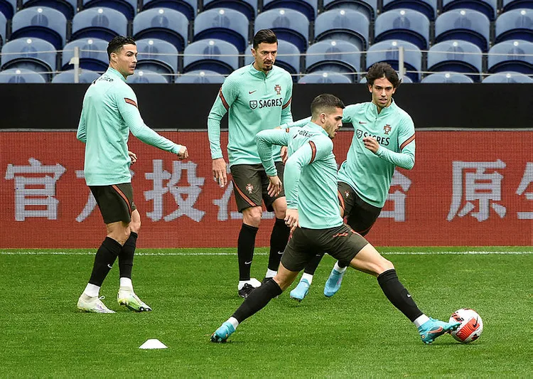 portekiz-turkiye-icin-hazir-son-antrenmanlarini-yaptilar-1648037700281.jpg