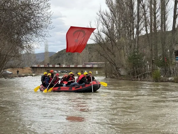 kelkit-cayinda-rafting-heyecani-3-kilometrelik-parkurda-nefes-kesen-anlar-1777205508991.jpg