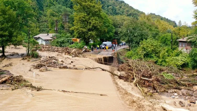 Son dakika: Bartın Sinop Kastamonu ve Samsun'da sel felaketi! Hastane tahliye edildi, yollar çöktü, köprüler yıkıldı...