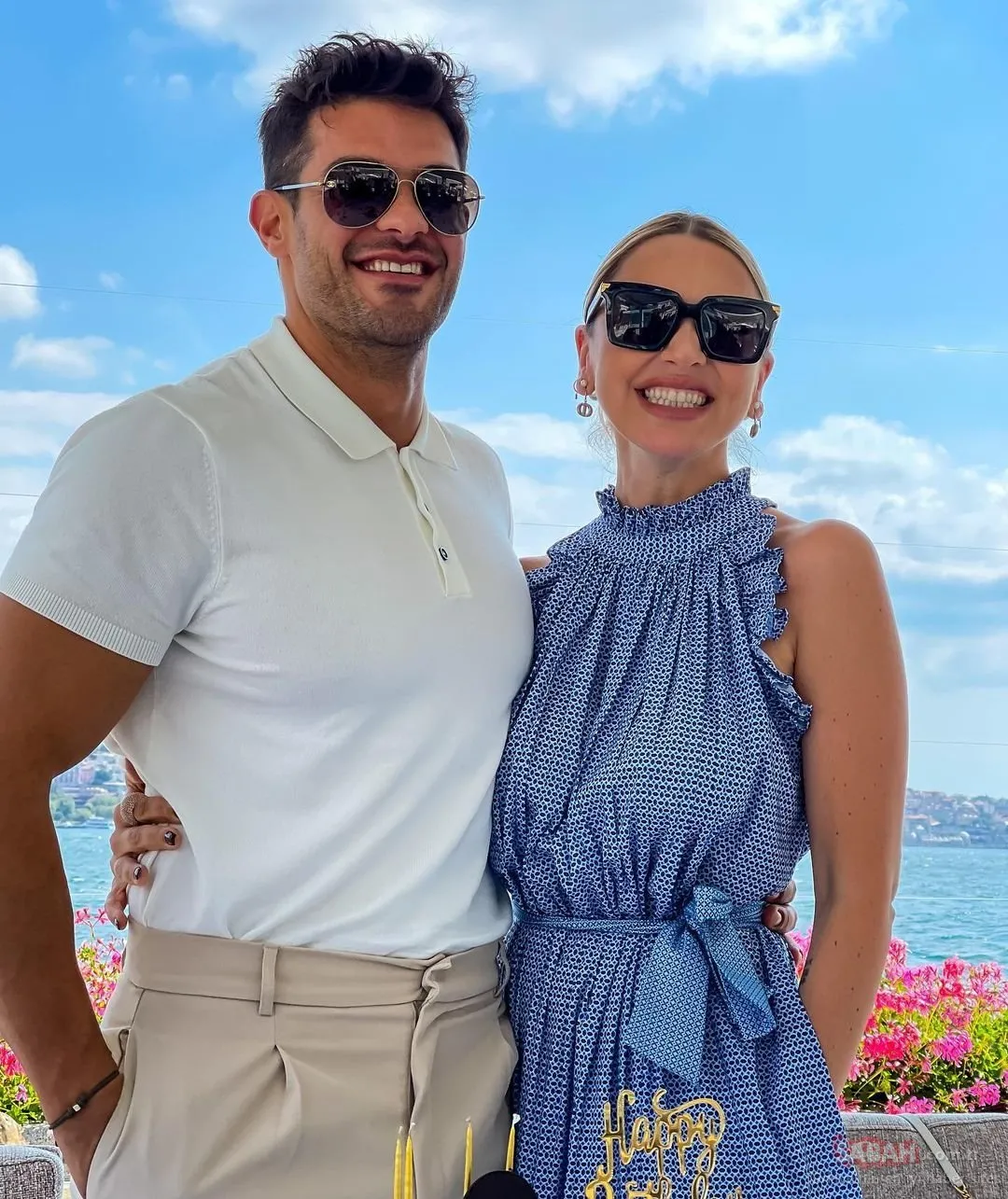 son dakika hadise ile mehmet dincerler tatil donusu trafik kazasi gecirdi olumden donen ciftin saglik durumu galeri magazin