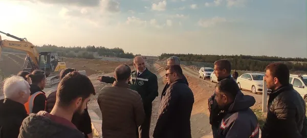 mudur-kosali-bozova-santiyesinde-1671708313875.jpg