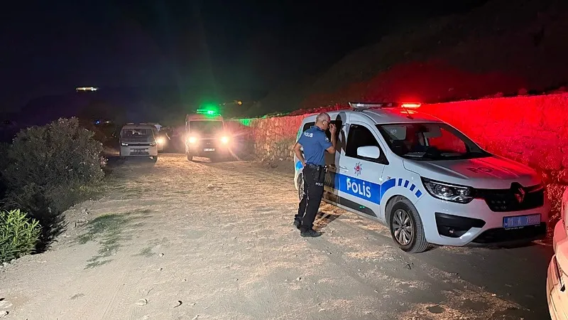 Adana'da Rüzgarlı Tepe'de meydana gelen silahlı saldırının yapıldığı alan.