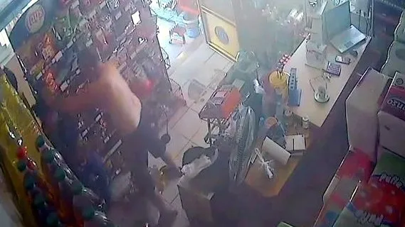 Muğla'da korkunç olay! Yarı çıplak girdiği markette işletmeci kadına kabusu yaşattı...