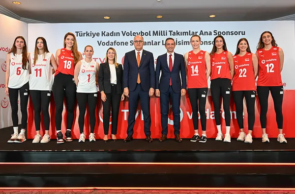 filenin-sultanlarinin-yeni-sponsoru-vodafone-oldu-1697201891057.jpg