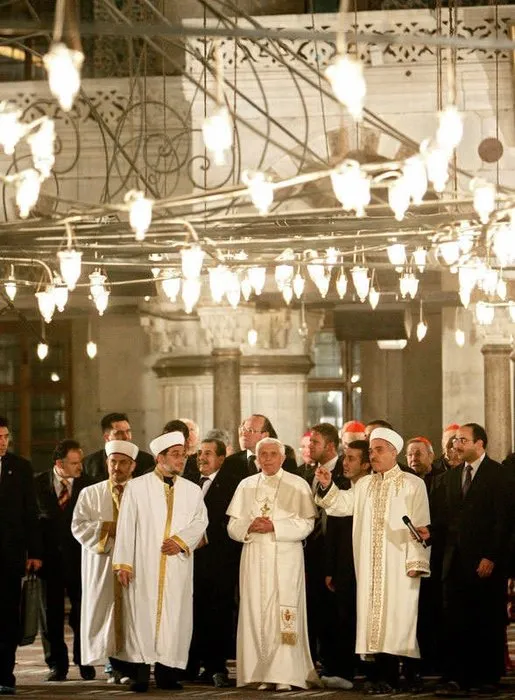Papa’nın Sultanahmet camisi gezisi