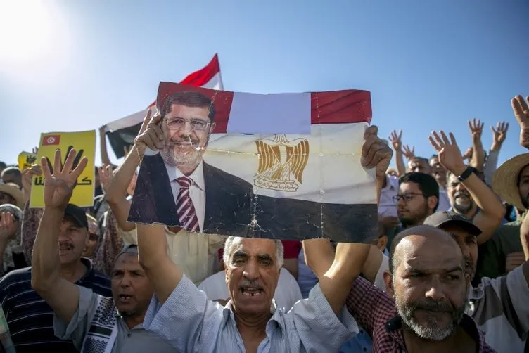 Muhammed Mursi için dünyanın dört bir yanında gıyabi cenaze namazı kılındı