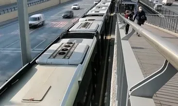İETT’ye ait metrobüs arıza yaptı! Beylikdüzü’nde metrobüs kuyruğu