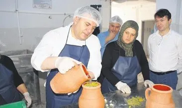 Çubuk’ta sezonun ilk turşusunu Belediye Başkanı kurdu